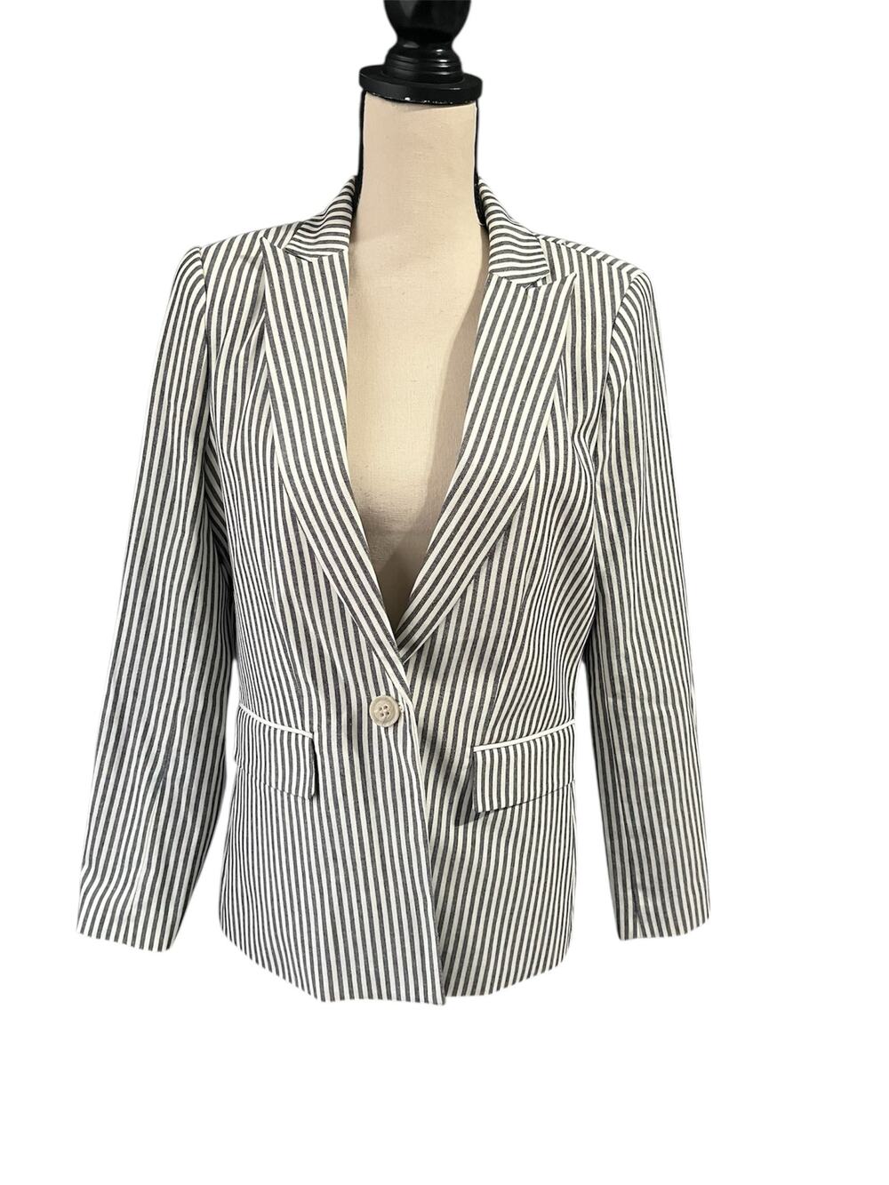 Evereve Women's Black White Stripe Blazer Sz M Preppy Quiet Luxury Careerwear
